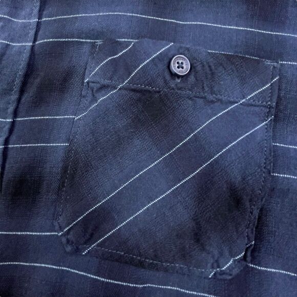 Travis Mathew Navy Blue Casual Button Down Shirt - Picture 3 of 12